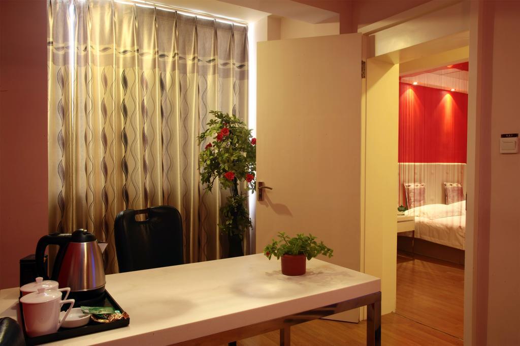 Qingdao Renjia Bussiness Hotel Esterno foto